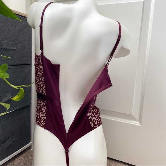 Victoria’s Secret Maroon Scroll Bodysuit Lingerie Thong Burgundy Velvet Medium - Picture 10 of 15